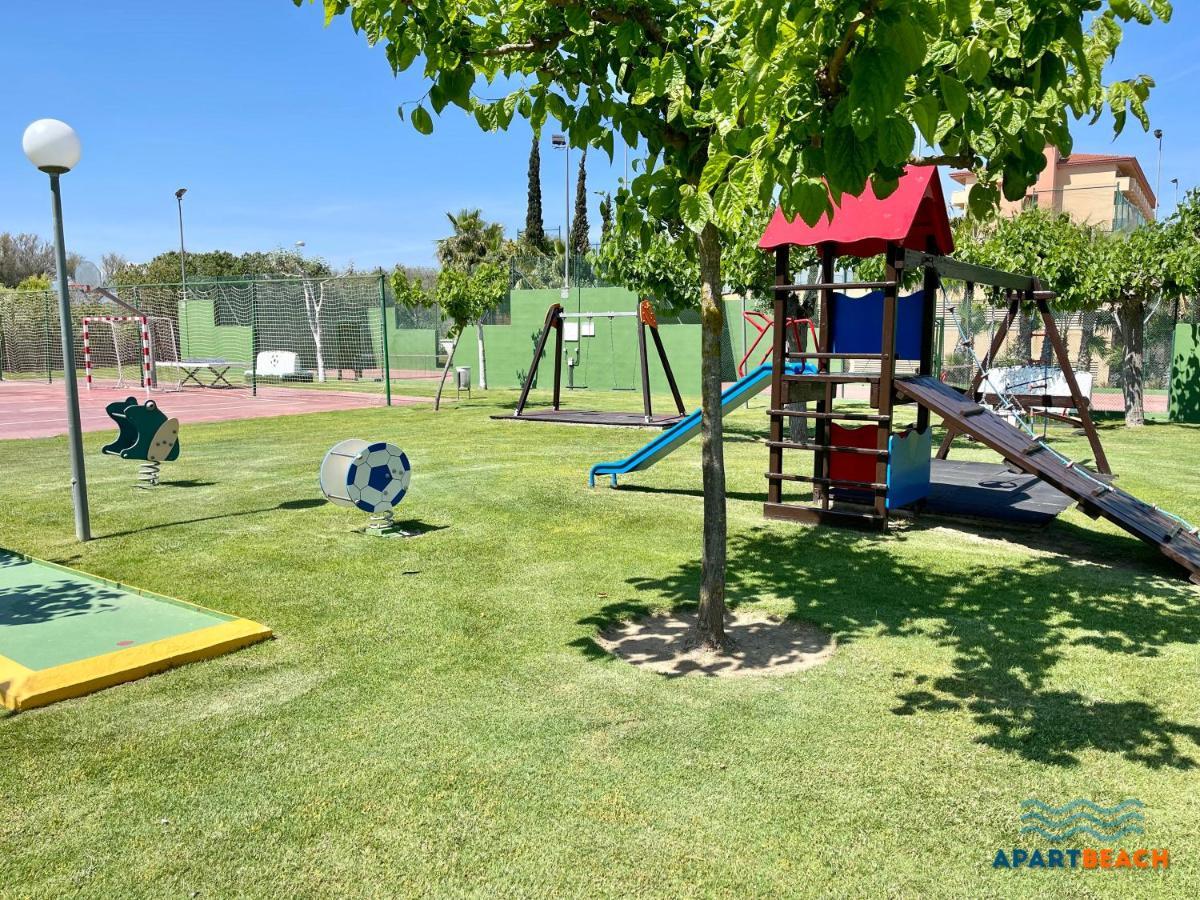 Apartbeach Los Juncos Residencial Piscinas Y Petanca La Pineda Buitenkant foto