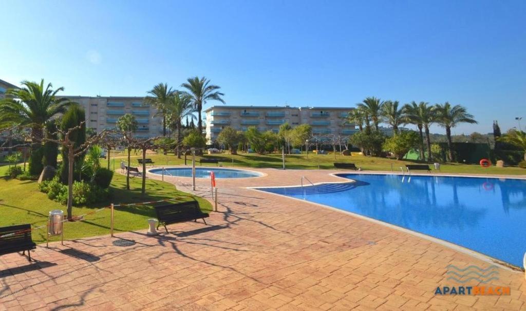 Apartbeach Los Juncos Residencial Piscinas Y Petanca La Pineda Buitenkant foto